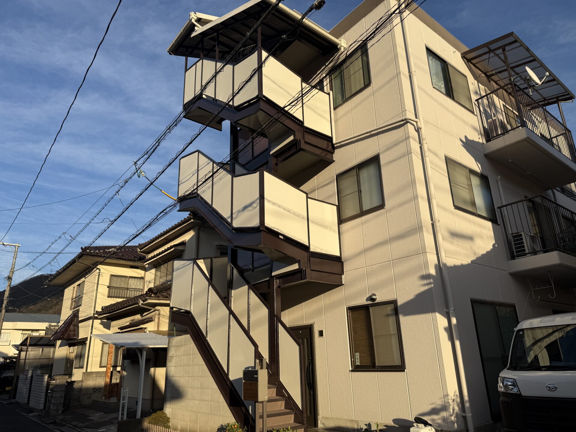 【外部階段】塗装改修工事 及  ベランダ手摺 塗装工事