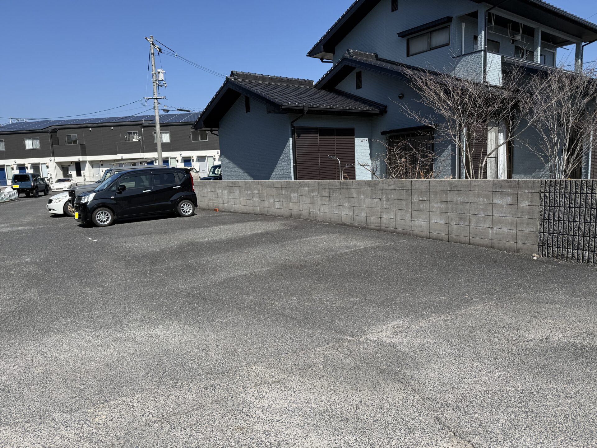 駐車場 ライン 及 番号入れ工事
