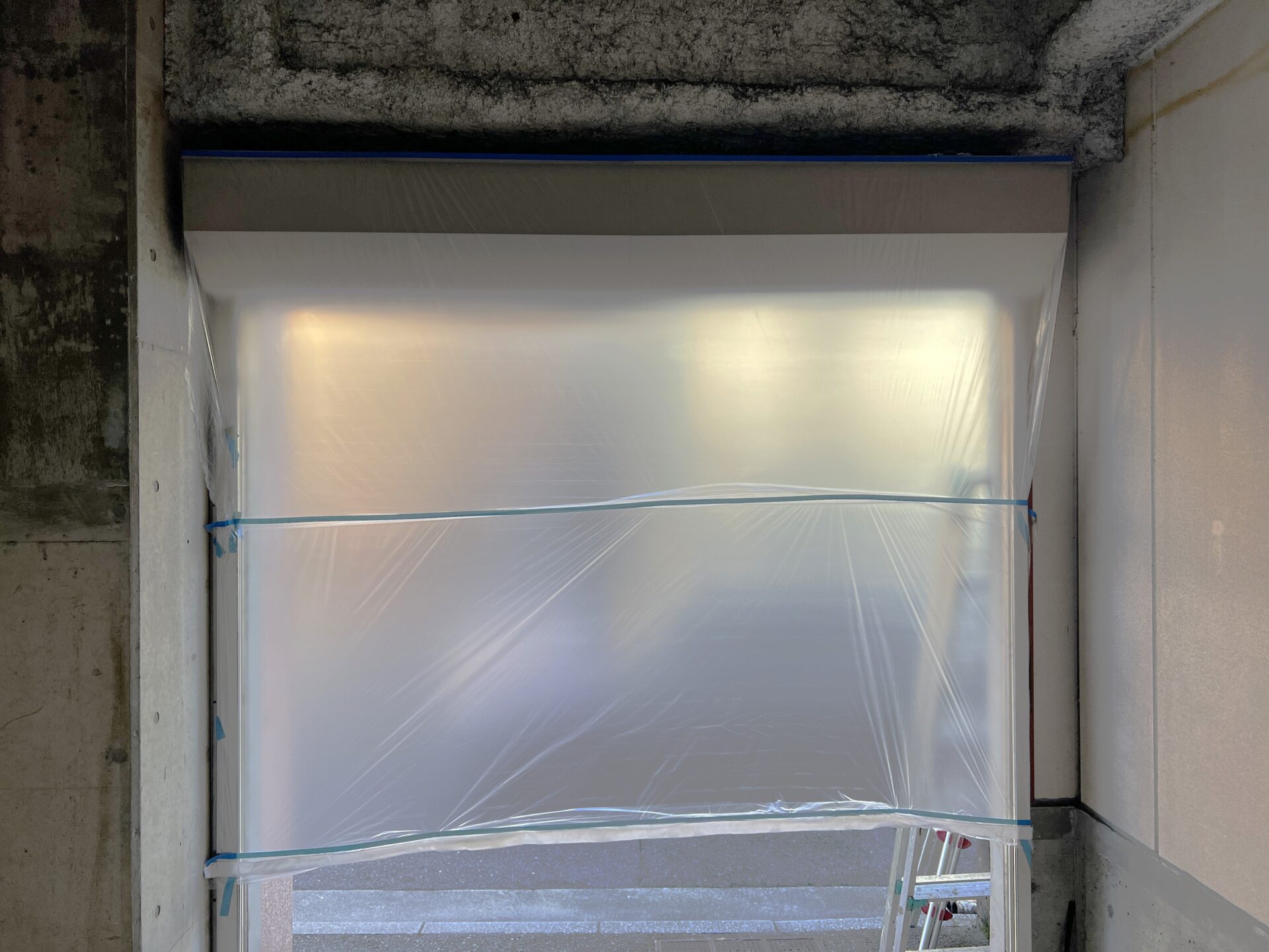 【駐車場】駐車場内 石綿固め作業