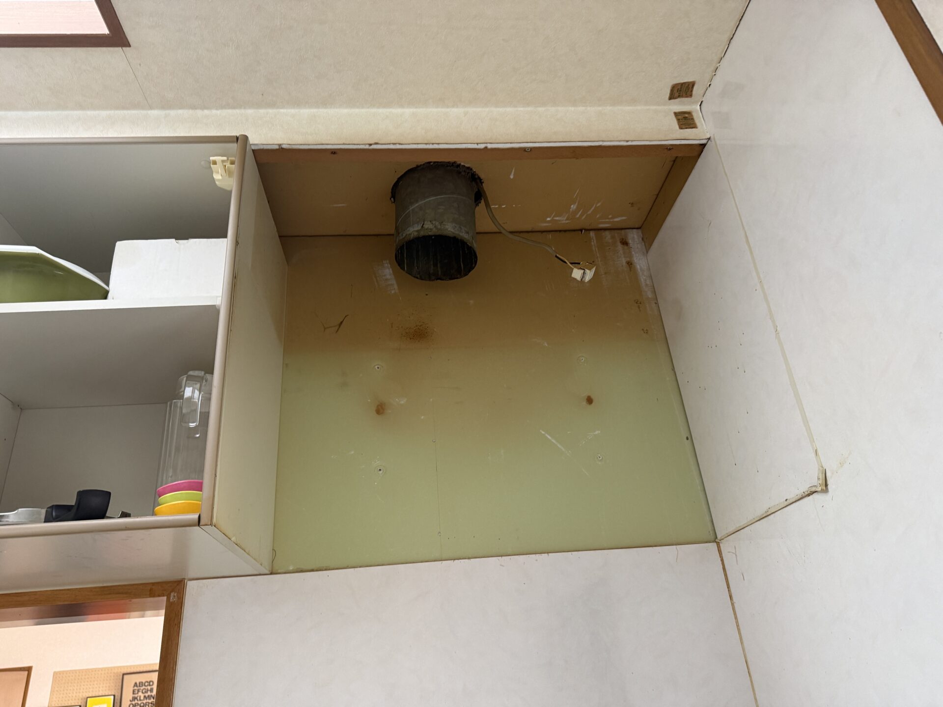 キッチン換気扇 取替工事