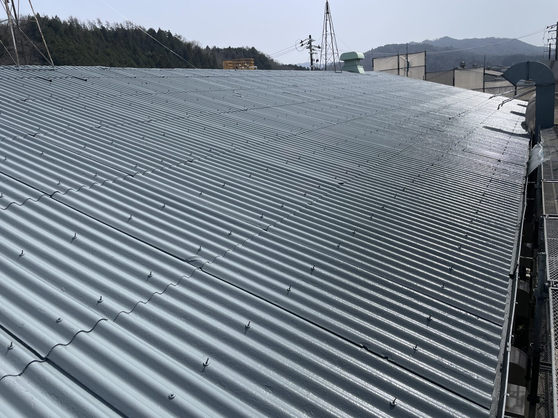 【工場】スレート屋根 　塗装補強工事(広島県山県郡)