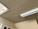 【マンション】共用部 階段天井 補修塗装工事