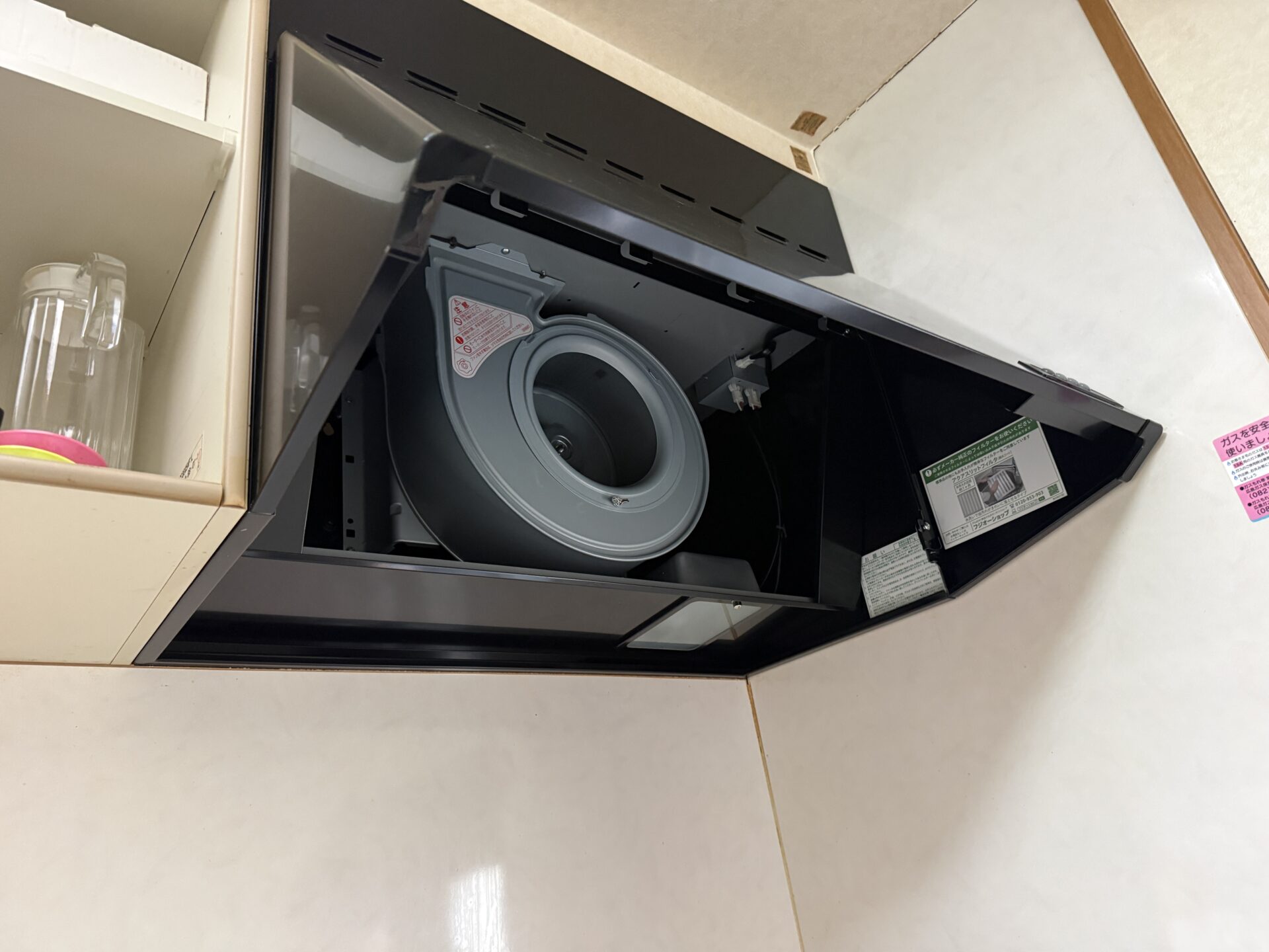 キッチン換気扇 取替工事