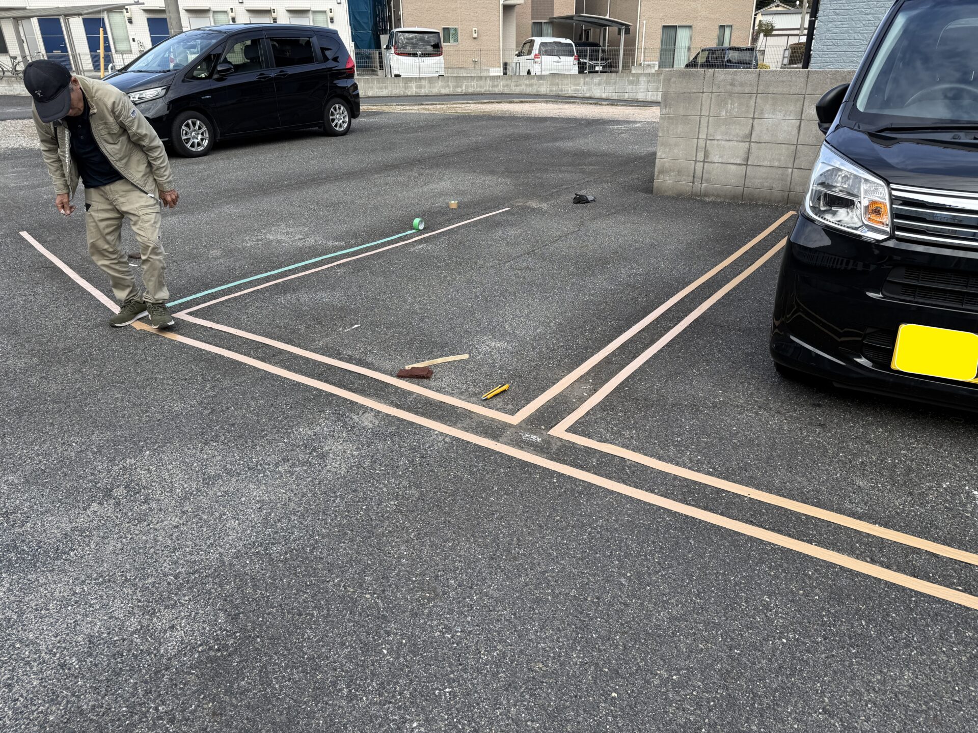 駐車場 ライン 及 番号入れ工事
