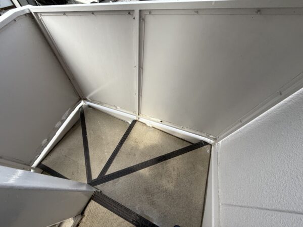 広島市で外部階段 改修工事をご検討の方へ、外部階段 改修工事事例を広島市に地域密着のクリーンハウス工業がご紹介します