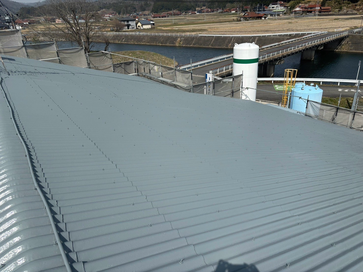 【工場】スレート屋根 　塗装補強工事(広島県山県郡)