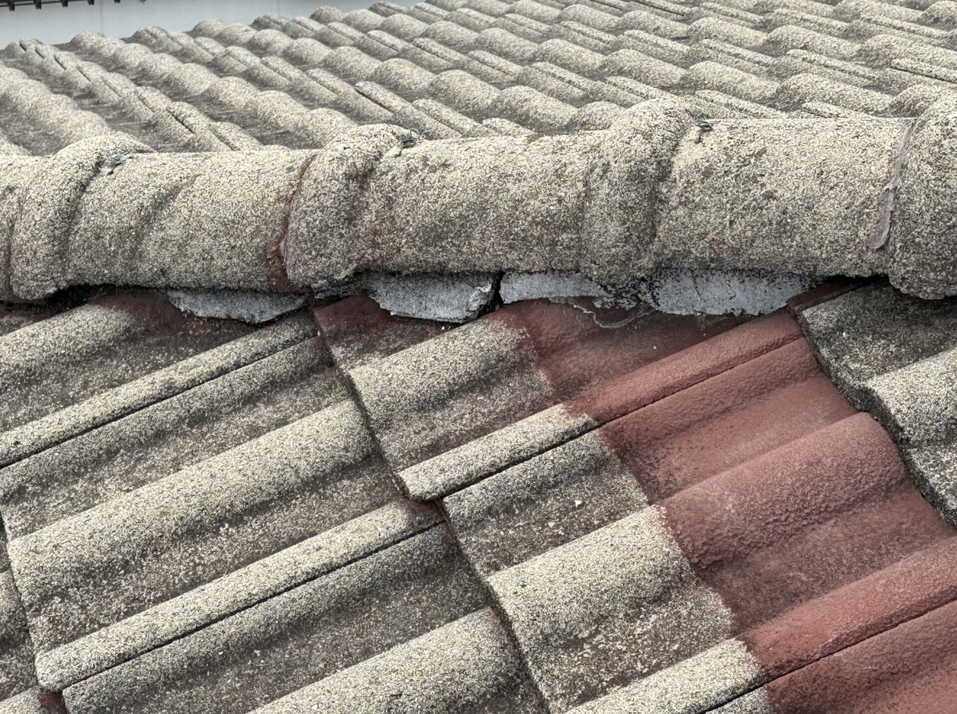 【戸建て】屋根瓦 雨漏り補修工事