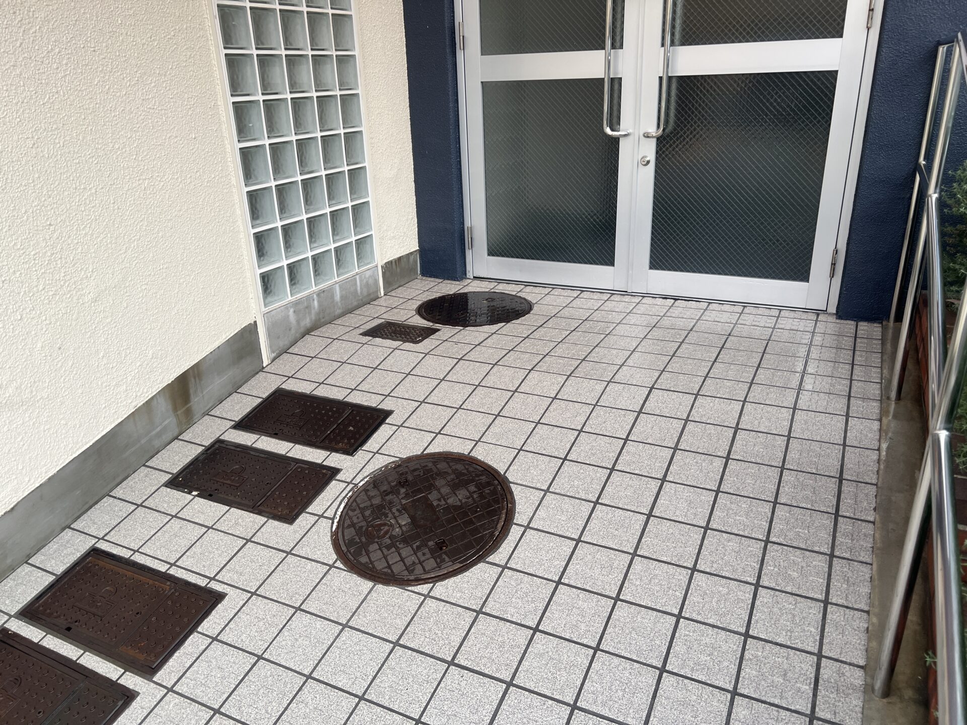 エントランス スロープ床 防滑工事