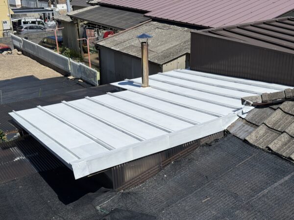 広島市でプレハブ・屋根塗装工事をご検討の方へ、プレハブ・屋根塗装工事事例を広島市に地域密着のクリーンハウス工業がご紹介します