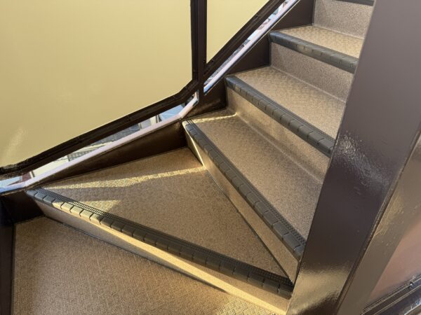 広島市で外部階段 改修工事をご検討の方へ、外部階段 改修工事事例を広島市に地域密着のクリーンハウス工業がご紹介します