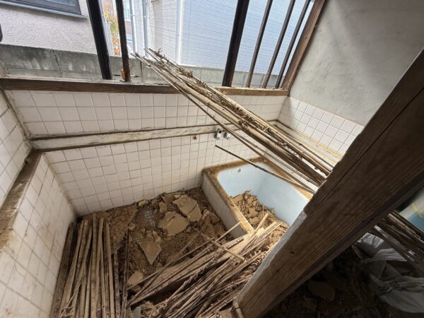 広島市でユニットバス取替 及 天井貼替工事をご検討の方へ、ユニットバス取替 及 天井貼替工事事例を広島市に地域密着のクリーンハウス工業がご紹介します