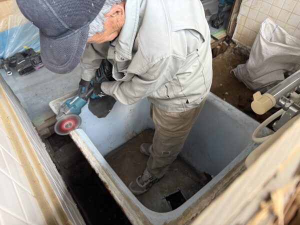 広島市でユニットバス取替 及 天井貼替工事をご検討の方へ、ユニットバス取替 及 天井貼替工事事例を広島市に地域密着のクリーンハウス工業がご紹介します
