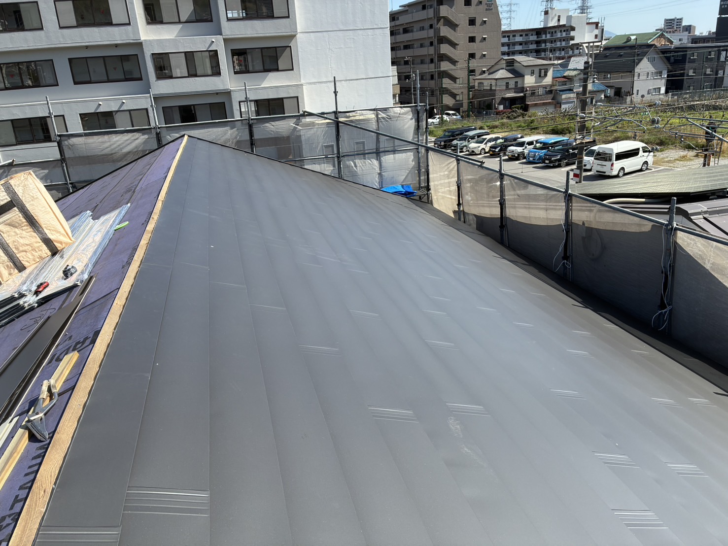 屋根カラーベスト カバー工法