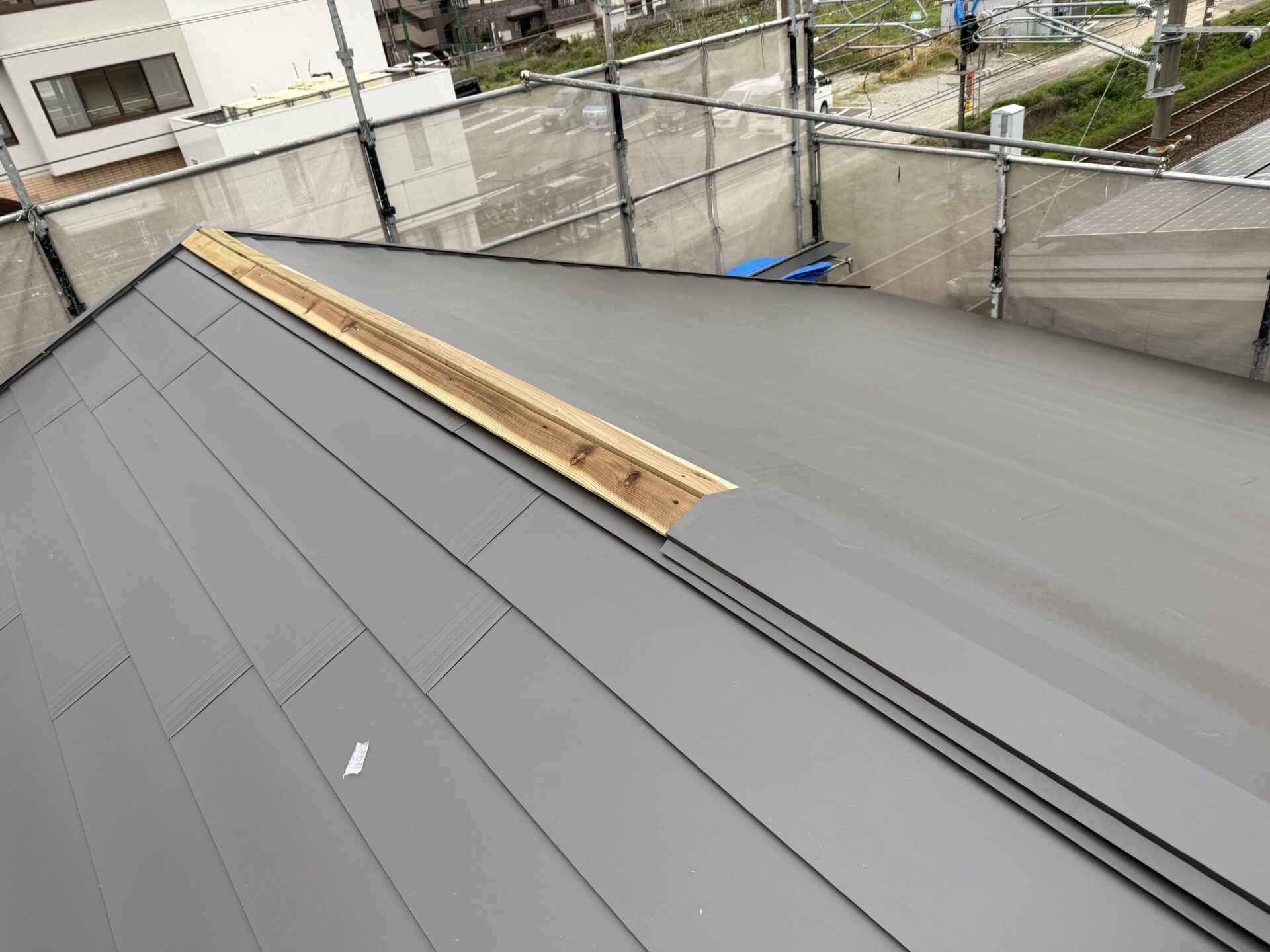 屋根カラーベスト カバー工法