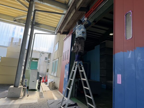 広島市でハンガードア塗装工事をご検討の方へ、ハンガードア塗装工事事例を広島市に地域密着のクリーンハウス工業がご紹介します