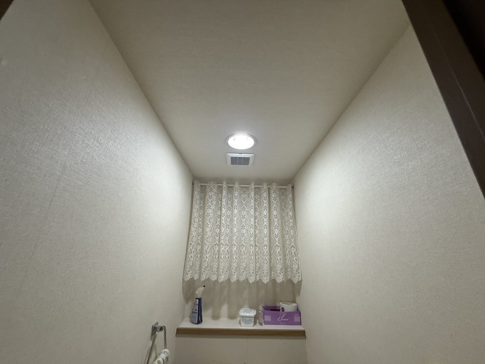 キッチン 及 トイレ　改修工事