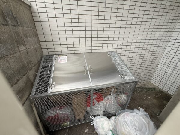 広島市でカラス対策工事をご検討の方へ、カラス対策工事事例を広島市に地域密着のクリーンハウス工業がご紹介します