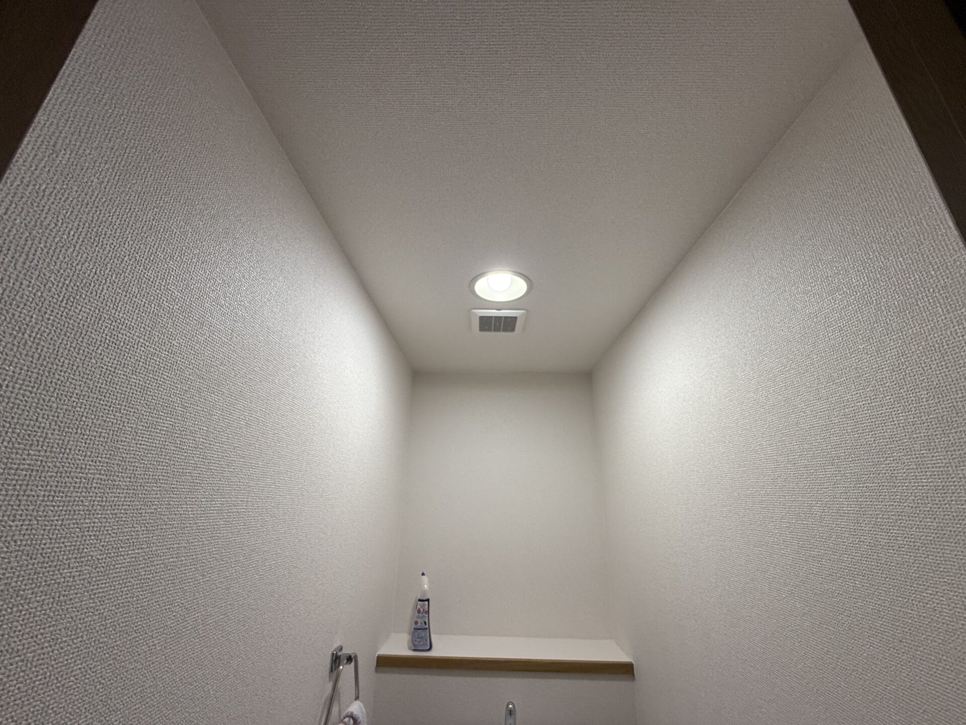 キッチン 及 トイレ　改修工事