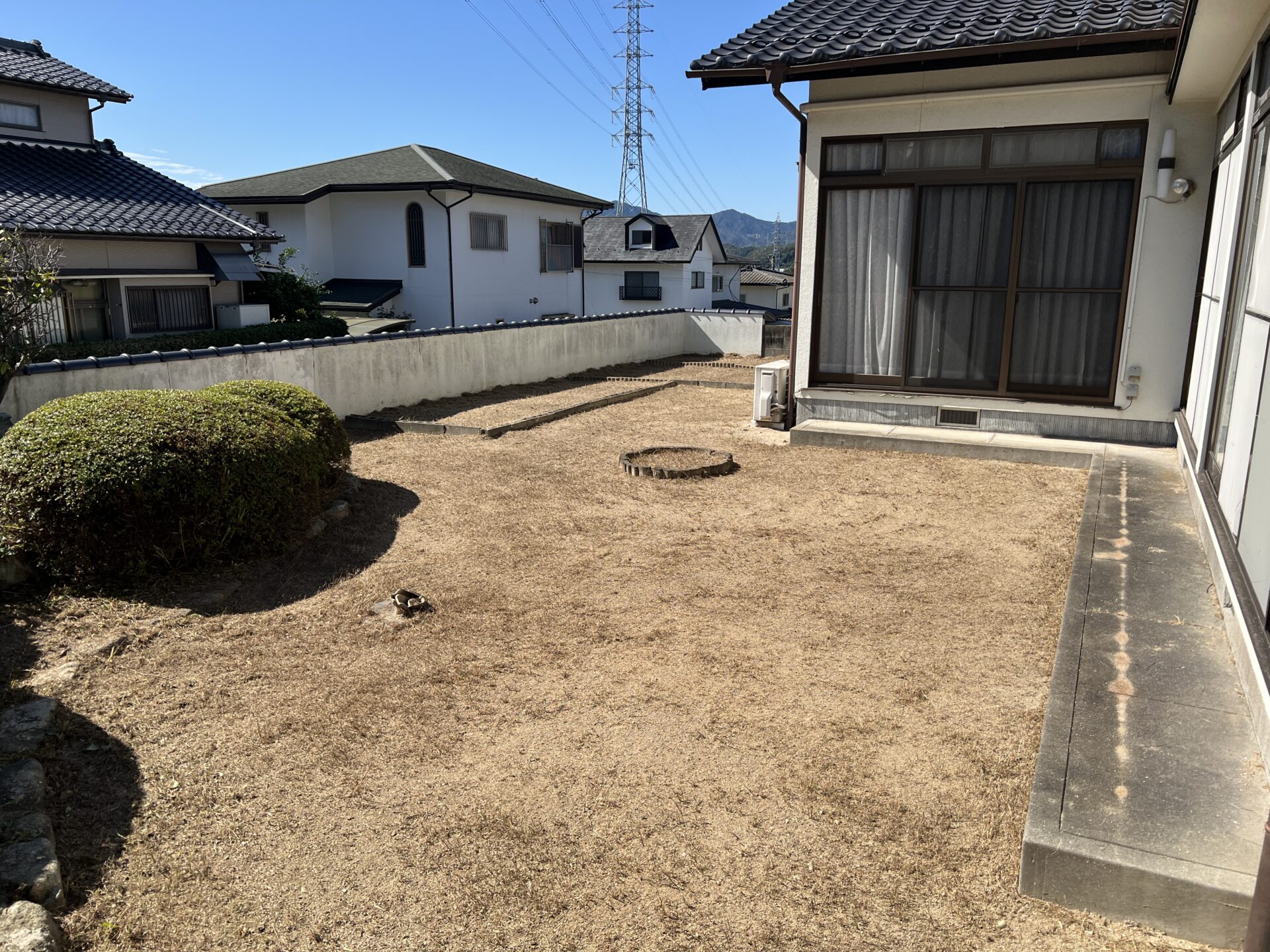 【庭木】剪定作業・雑草撤去作業