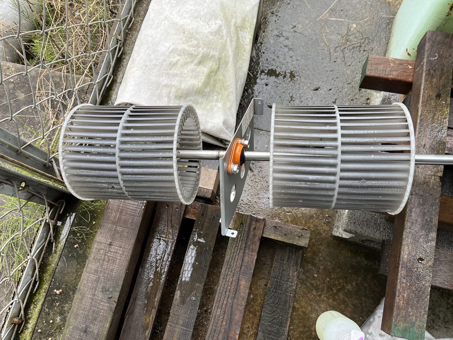 【工場】天井吊下形エアコンクリーニング（山県郡北広島町川西）