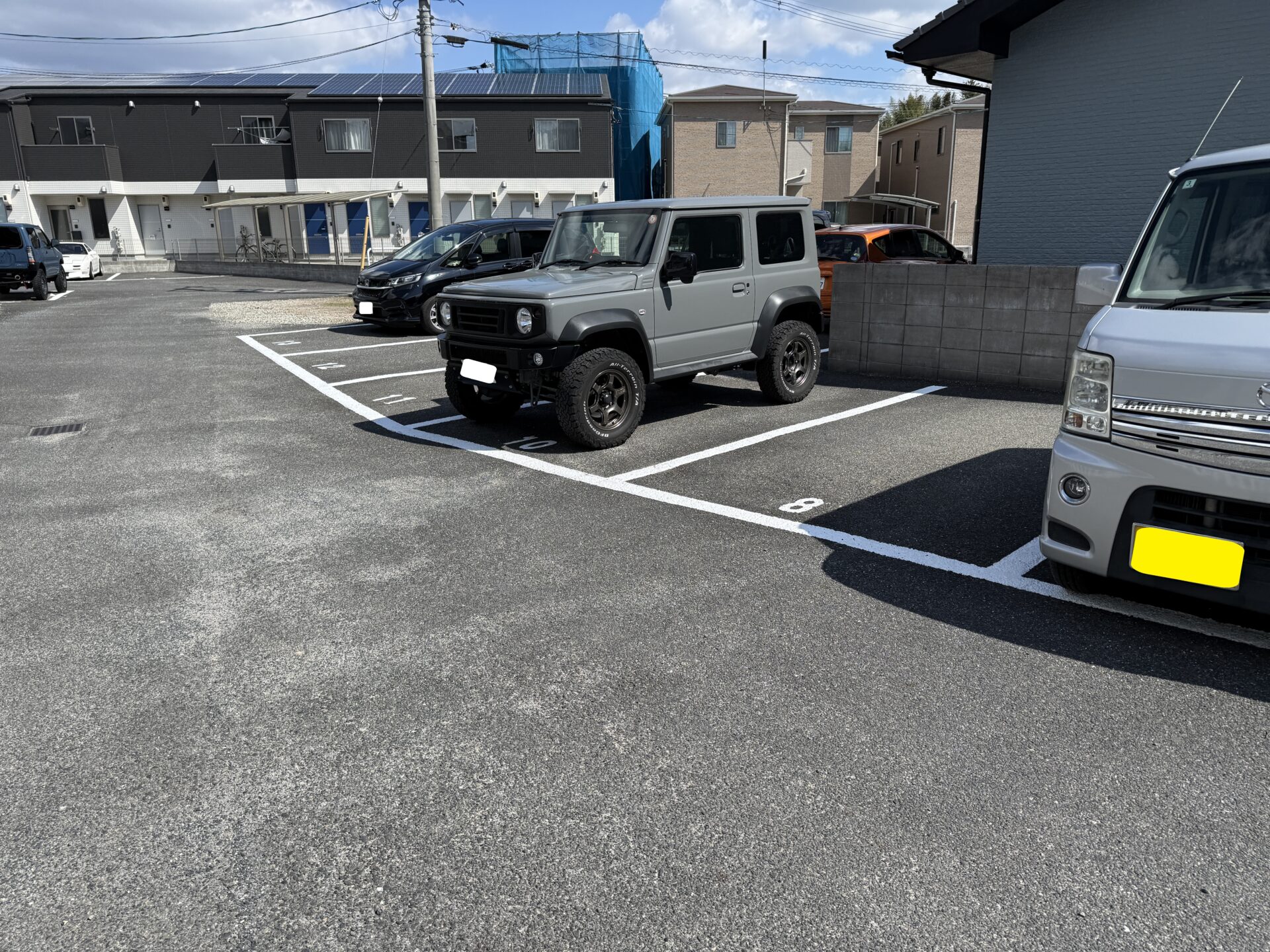 駐車場 ライン 及 番号入れ工事
